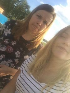 Ryhmä selfie: Opettaja Heidi ja isosten isonen Karoliina